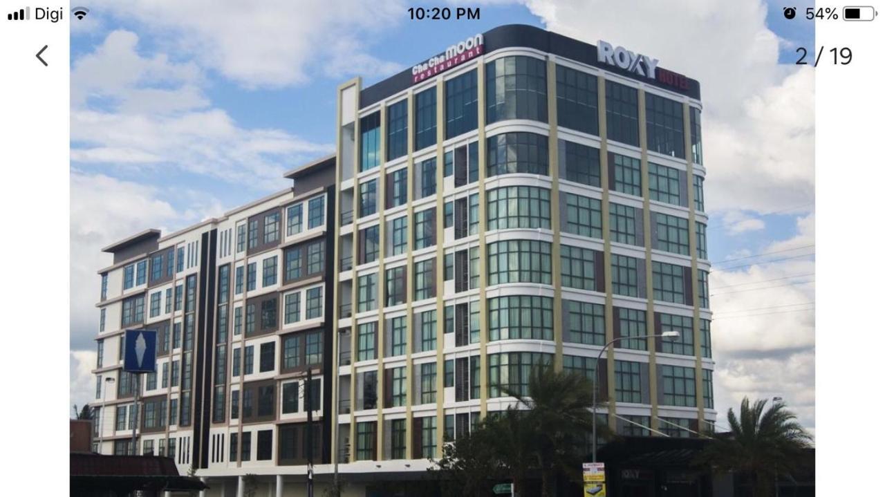 Roxy Apartment Кучинг Экстерьер фото