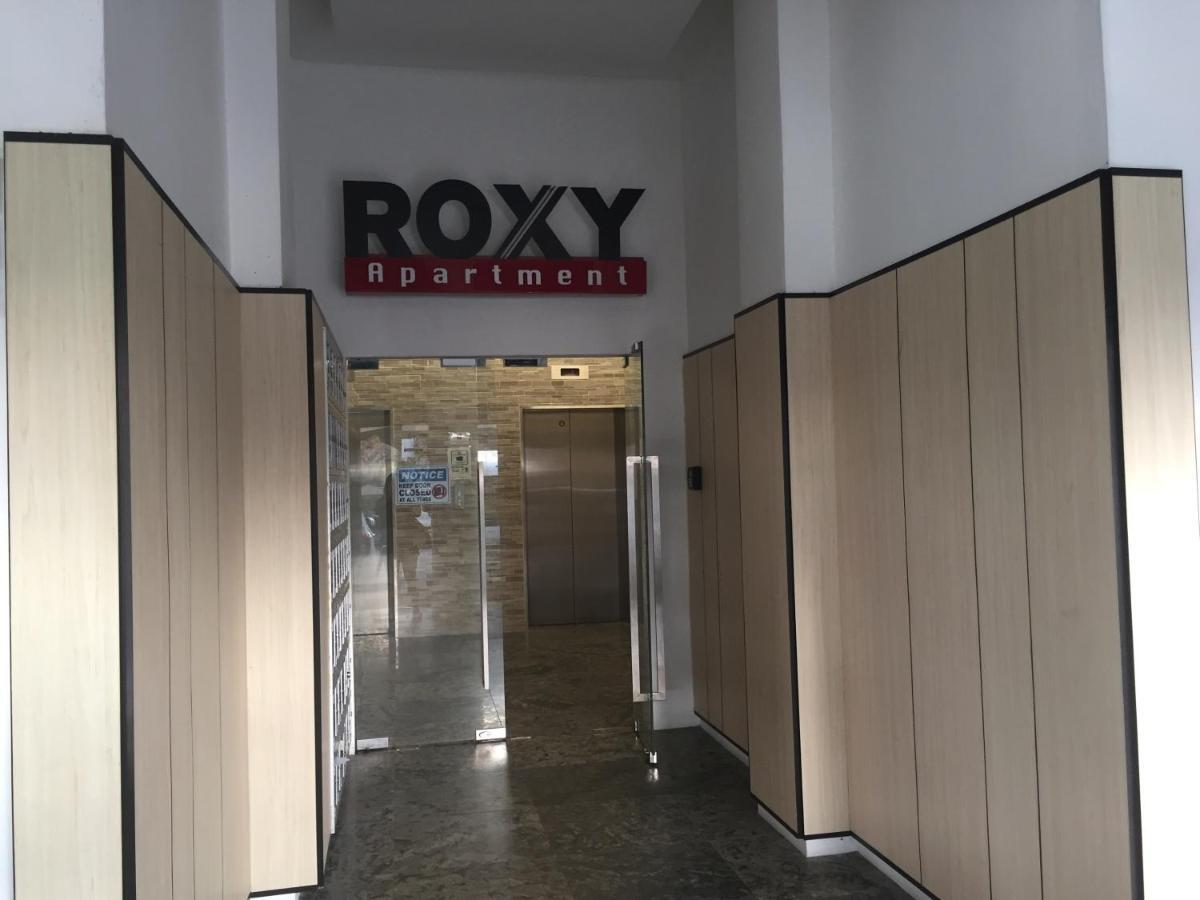 Roxy Apartment Кучинг Экстерьер фото